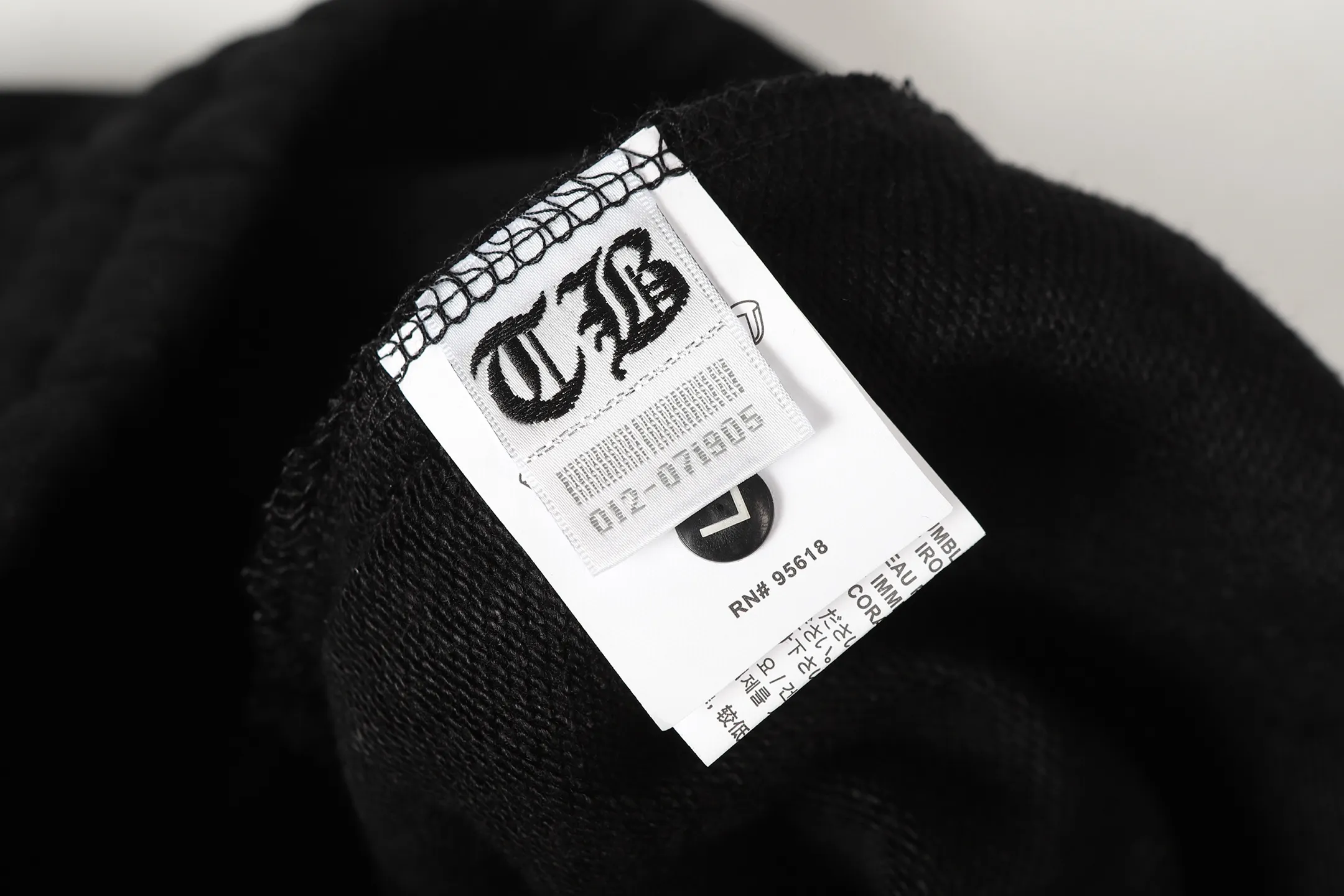 P280 #W5007 Cross-border model. Those who pursue quality should not place an order. -Chrome Hearts/Chrome Hearts Sanskrit letter embroidered trousers, casual pants and sweatpants -High weight, high density and high quality. The wool is soft, delicate and skin-friendly. It feels soft and silky. It has excellent warmth and skin-friendly properties.